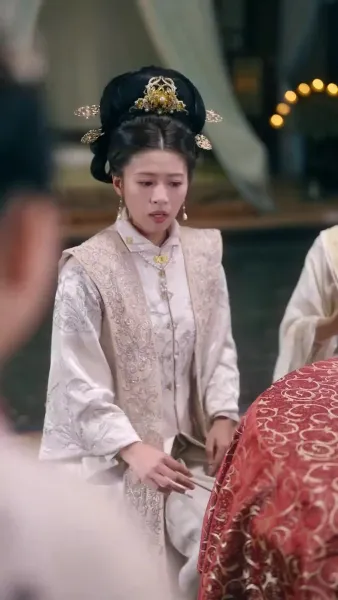 ย้อนวัย 8 ขวบ สู่เกมแค้นในวังหลวง