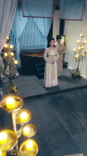 ย้อนวัย 8 ขวบ สู่เกมแค้นในวังหลวง