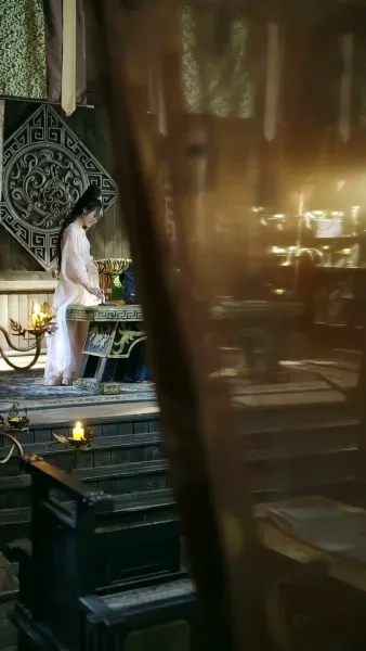 นางบำเรอในเงาโศก