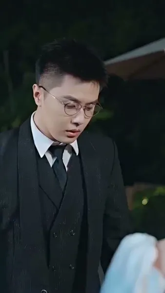 คุณชายม่อผู้แสนเย็นชาและภรรยาแสนรัก