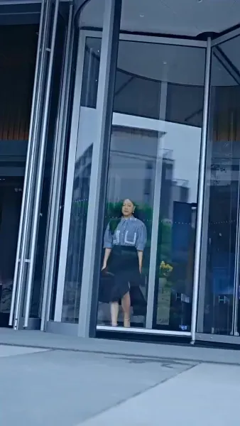 คุณชายม่อผู้แสนเย็นชาและภรรยาแสนรัก