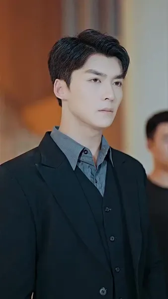 คุณชายม่อผู้แสนเย็นชาและภรรยาแสนรัก