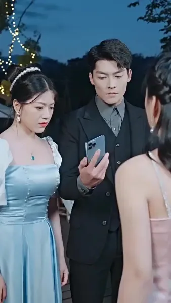 คุณชายม่อผู้แสนเย็นชาและภรรยาแสนรัก