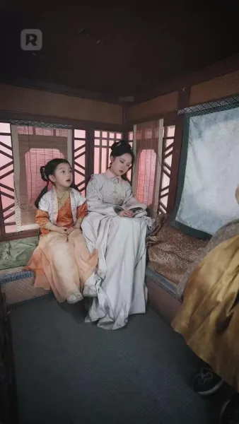 หญิงอ้วนเดินทางข้าวเวลาเพียงเพื่อหาเงิน