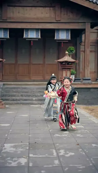  [พากย์ไทย] ท่านพ่อกลายเป็นท่านอ๋อง แม่จ๋าท่านอย่าเพิ่งสลบ