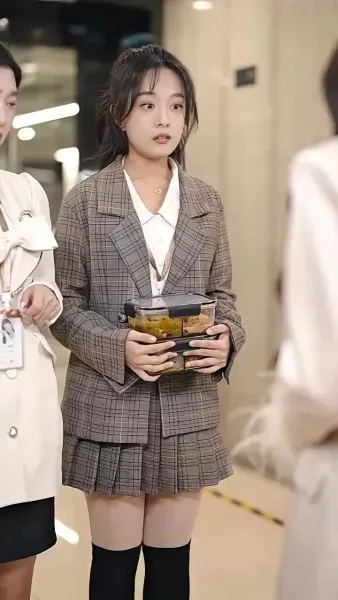 ฉันลาออก หลังแอบกอดลูกเจ้านาย 