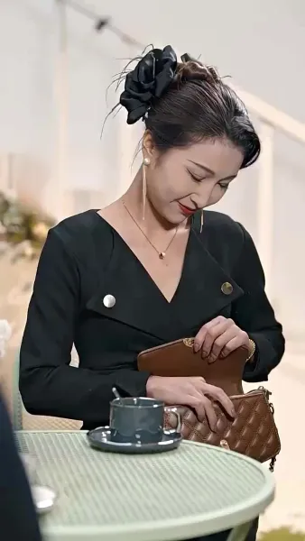 ฉันลาออก หลังแอบกอดลูกเจ้านาย 