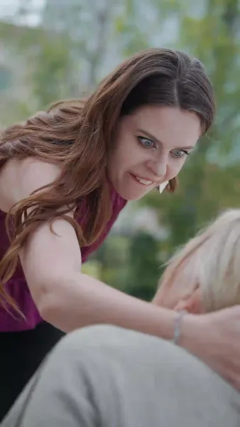 อย่าแหย่ พ่อแม่เศรษฐีผู้พลัดรัก