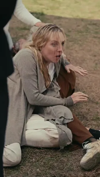 อย่าแหย่ พ่อแม่เศรษฐีผู้พลัดรัก