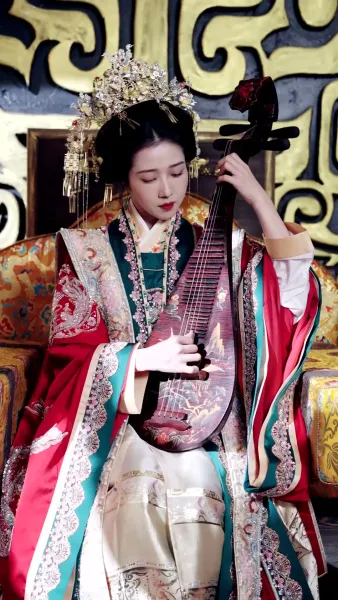 คุณหนูไร้มารยาท กลับมาแล้วจ้า