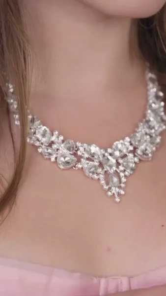 ทายาทสาวใจทรนง[พากย์เสียง]