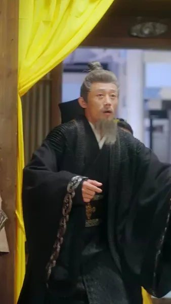 ยอดรักจอมเขมือบแห่งจวนกั๋วกง