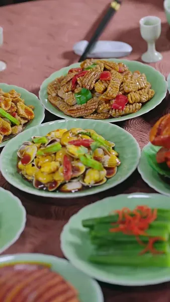 ยอดรักจอมเขมือบแห่งจวนกั๋วกง