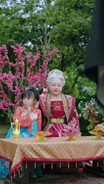 ยอดรักจอมเขมือบแห่งจวนกั๋วกง