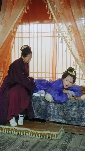 ยอดรักจอมเขมือบแห่งจวนกั๋วกง