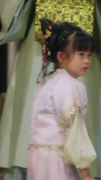 ยอดรักจอมเขมือบแห่งจวนกั๋วกง