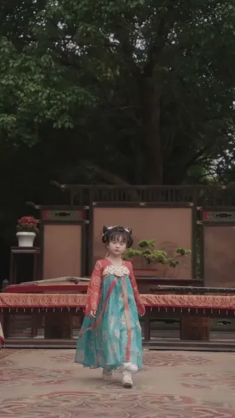 ยอดรักจอมเขมือบแห่งจวนกั๋วกง