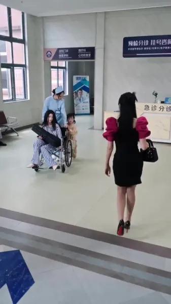 บทกล่อมแห่งความพังทลาย