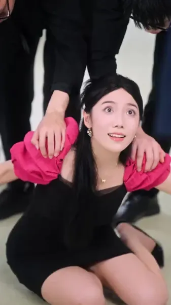 บทกล่อมแห่งความพังทลาย