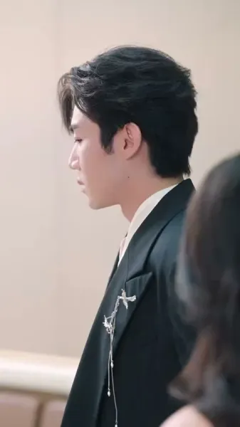 บทกล่อมแห่งความพังทลาย