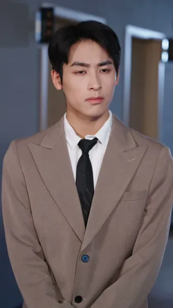 คุณเสิ่นไม่เจอกันนานสบายดีไหม