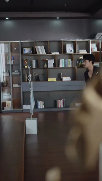 คุณเสิ่นไม่เจอกันนานสบายดีไหม