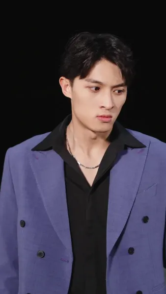 คุณเสิ่นไม่เจอกันนานสบายดีไหม