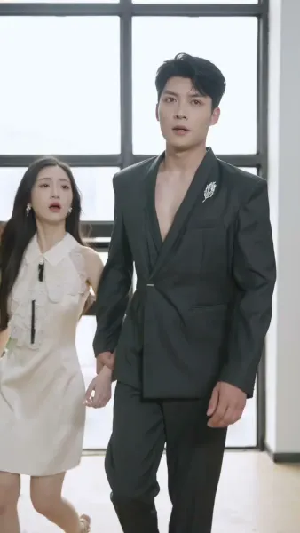 คุณเสิ่นไม่เจอกันนานสบายดีไหม