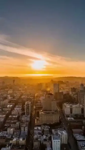 เจ็ดปีแห่งสายลมและความเสียใจ