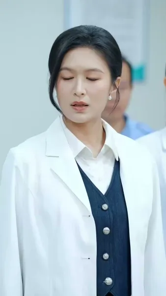 บาดแผลใต้แสงขาว