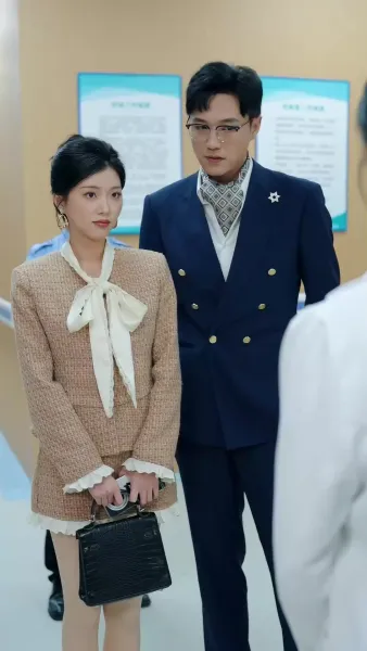 บาดแผลใต้แสงขาว