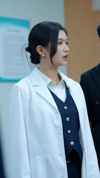 บาดแผลใต้แสงขาว