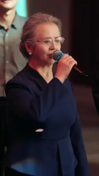 คุณทวดวัย 18 ปี ฟื้นฟูเกียรติยศของตระกูล