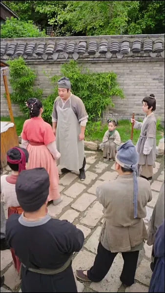 ทะลุมิติไปเป็นแม่เลี้ยงใจร้าย