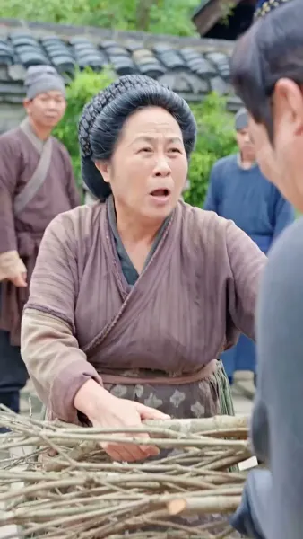 ทะลุมิติไปเป็นแม่เลี้ยงใจร้าย