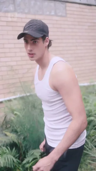 รักหน้าร้อนกับพี่ชายเพื่อนที่แฮมป์ตัน