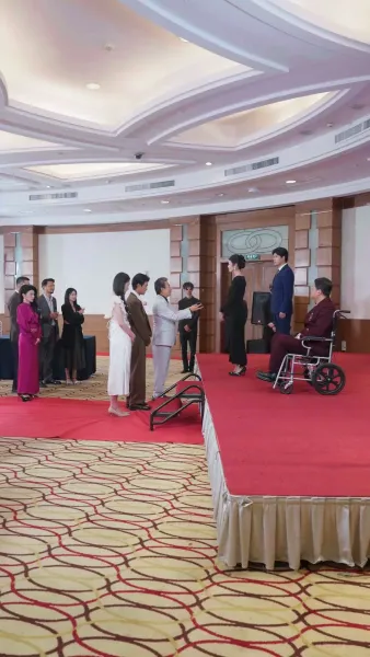 จากแม่บ้านสู่ประธาน 