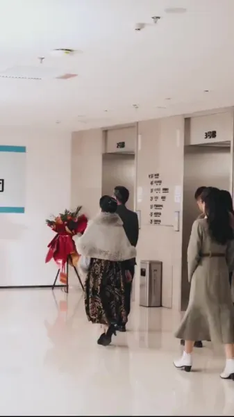 สว่างอีกครั้ง