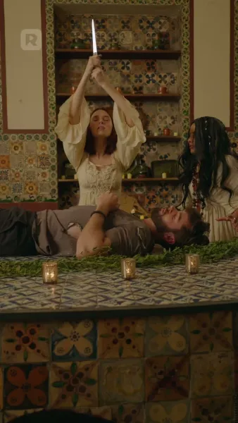 มนต์รักสีเลือด