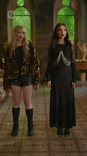 มนต์รักสีเลือด