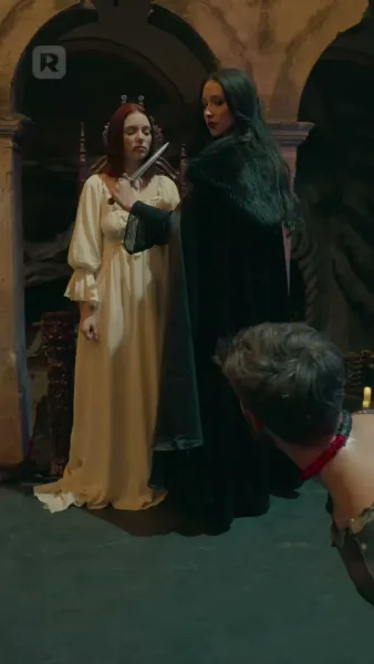 มนต์รักสีเลือด