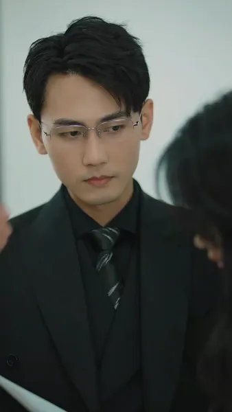 ใครเด็ดดอกรักท่านประธานฟู่