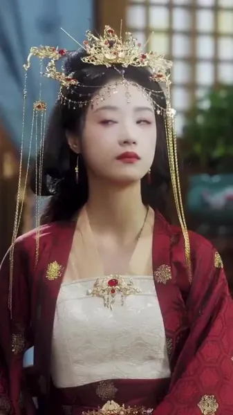 การก้าวขึ้นของเจ้าหญิงวิปลาส