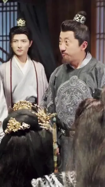 การก้าวขึ้นของเจ้าหญิงวิปลาส