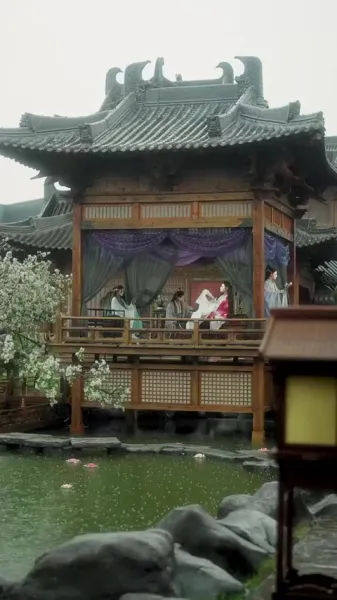 การก้าวขึ้นของเจ้าหญิงวิปลาส