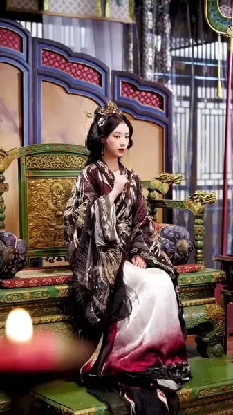 การก้าวขึ้นของเจ้าหญิงวิปลาส