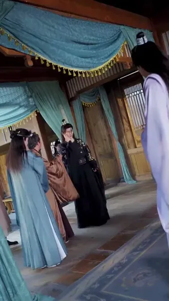 การก้าวขึ้นของเจ้าหญิงวิปลาส