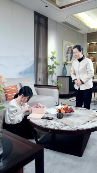 อ้อมกอดที่สายเกิน