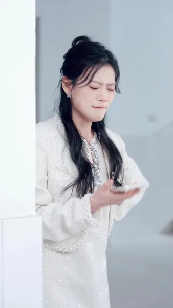 อ้อมกอดที่สายเกิน