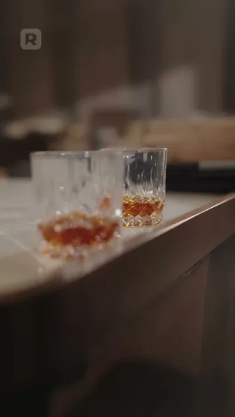 เริ่มจากข้อตกลง จบลงด้วยไฟรัก